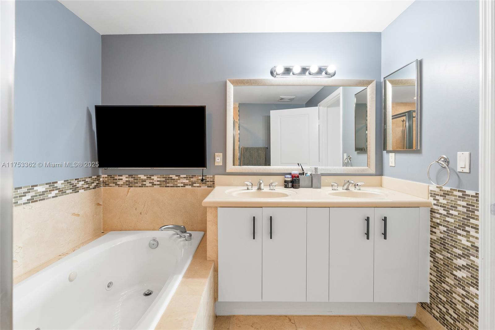 , North Bay Village FL 33141