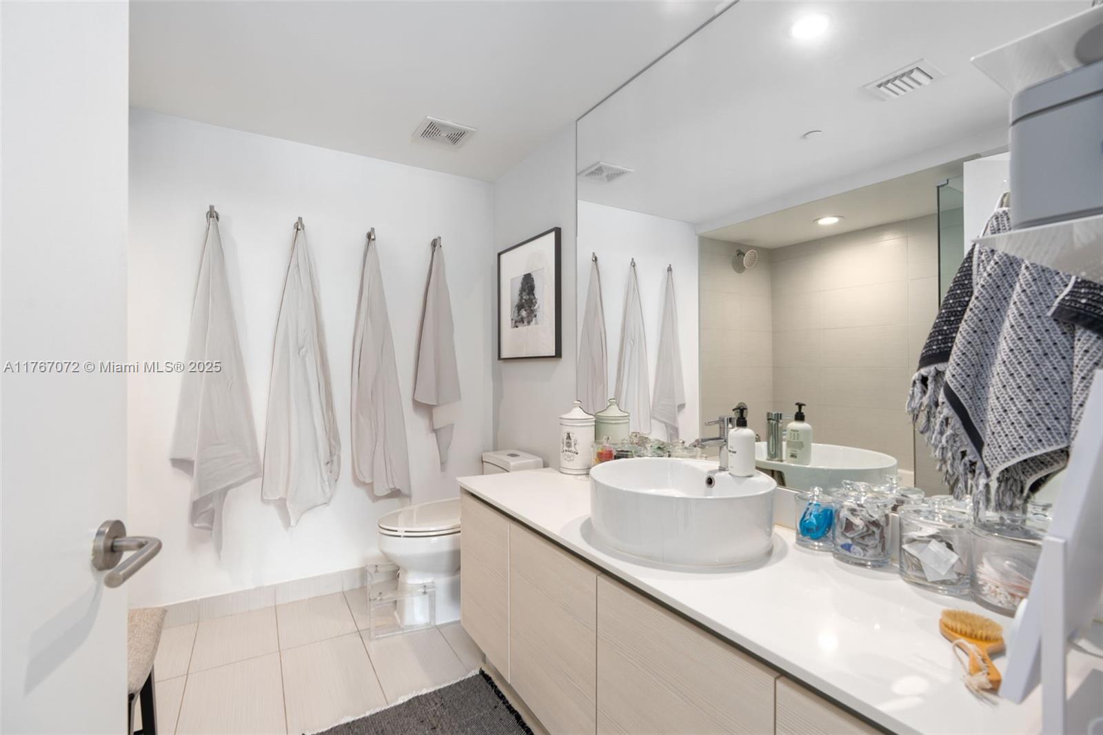 4250 Biscayne Blvd #916, Miami FL 33137