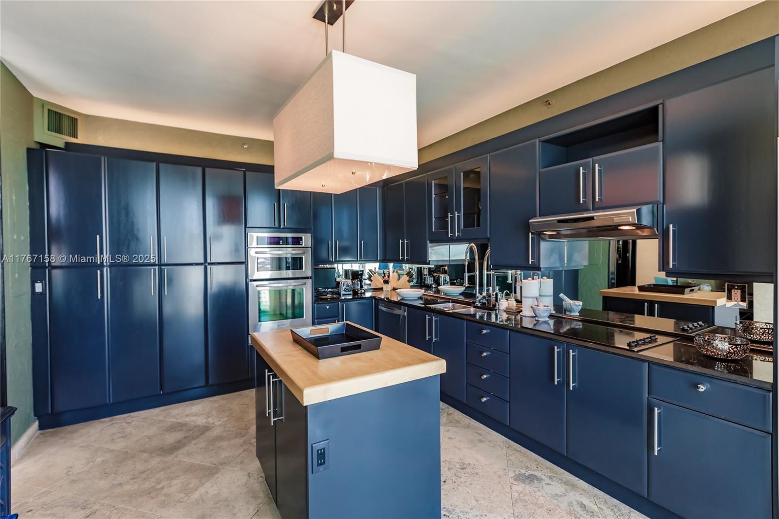 300 S Pointe Dr #1604, Miami Beach FL 33139
