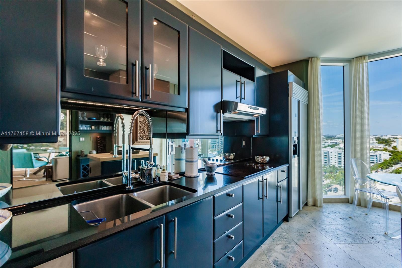 300 S Pointe Dr #1604, Miami Beach FL 33139