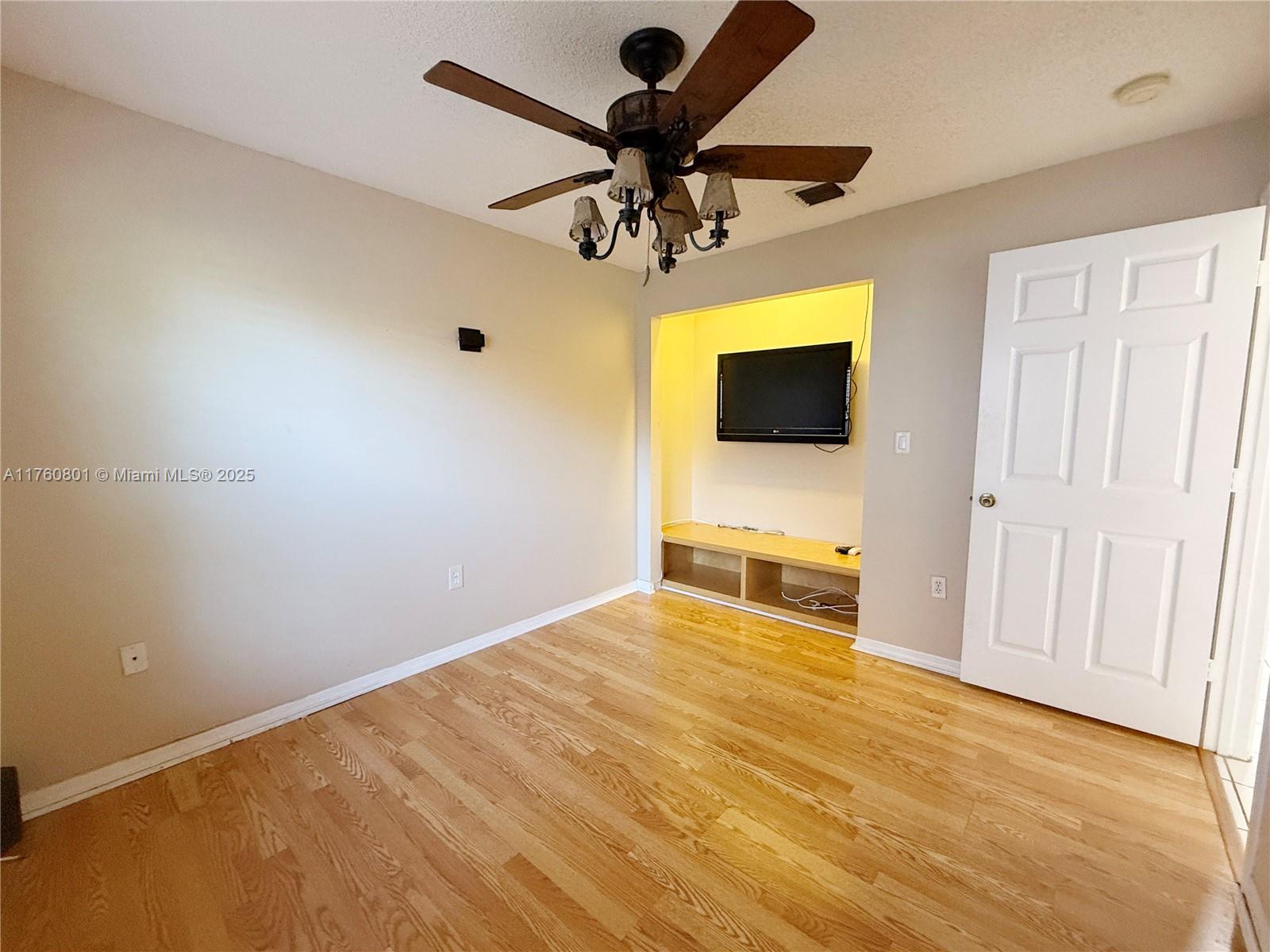Listing Photo 38
