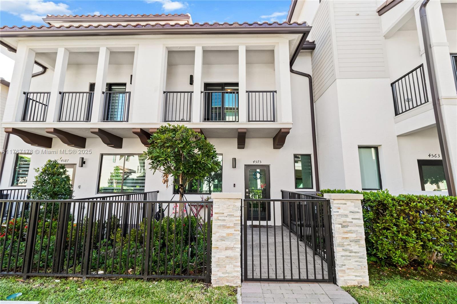 4575 NW 83rd Pkwy #4575, Doral, Florida image 2