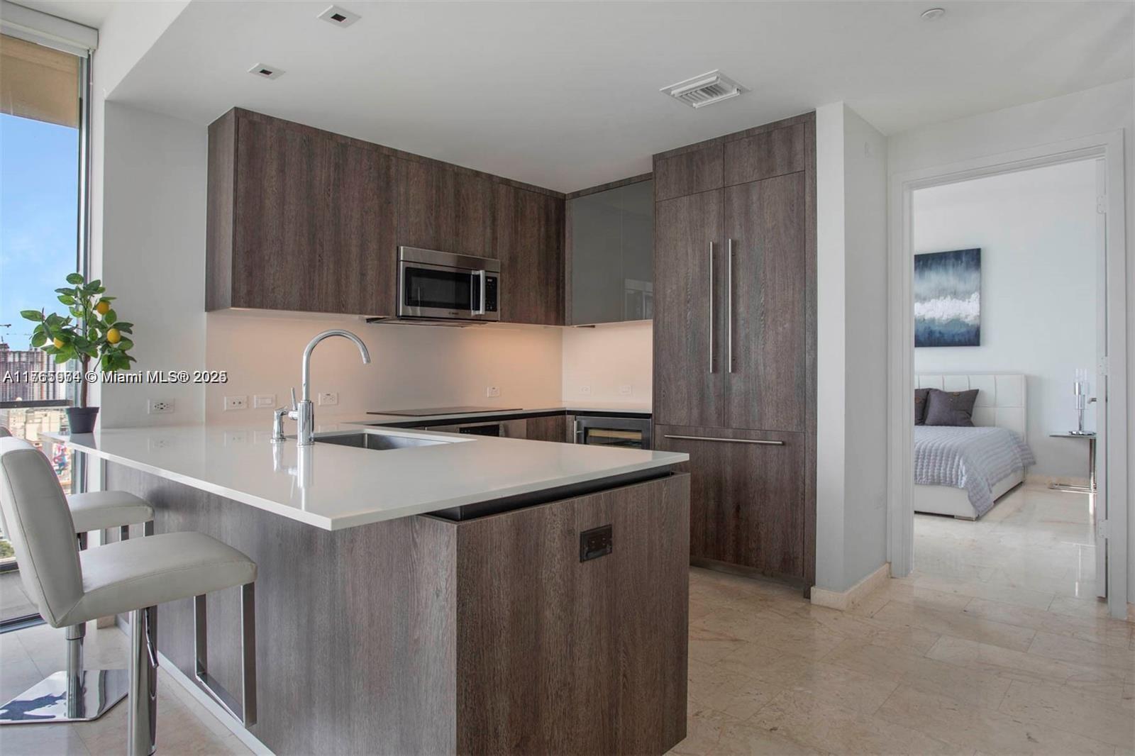 Condo for Sale in Miami, FL