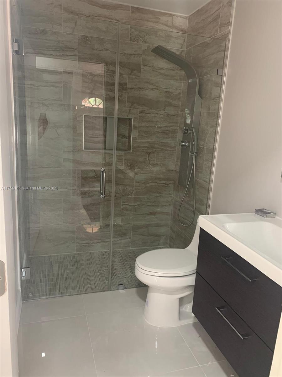 Residential, Hialeah, Florida image 15