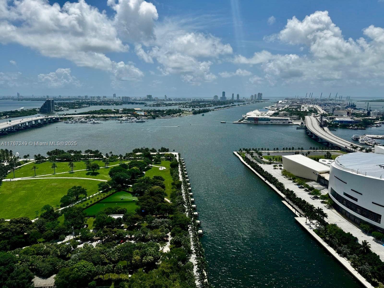 900 Biscayne Blvd #3503, Miami FL 33132