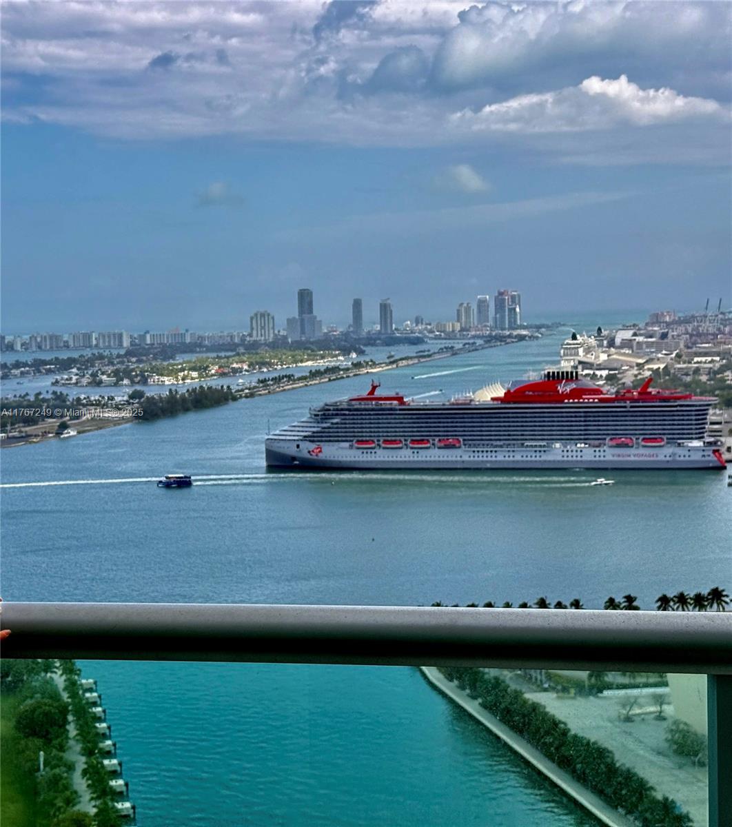 900 Biscayne Blvd #3503, Miami FL 33132