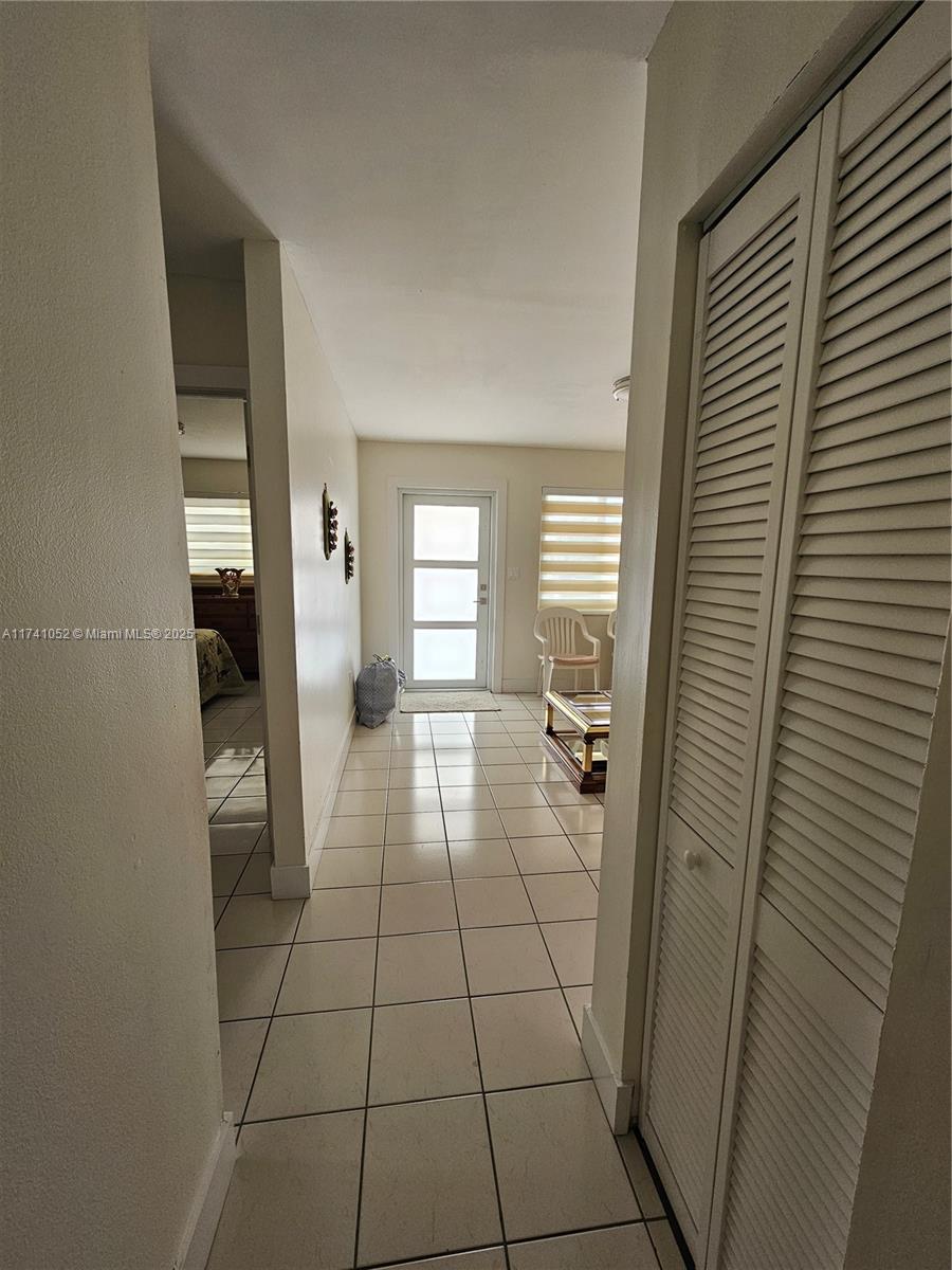 Residential, Hialeah, Florida image 14