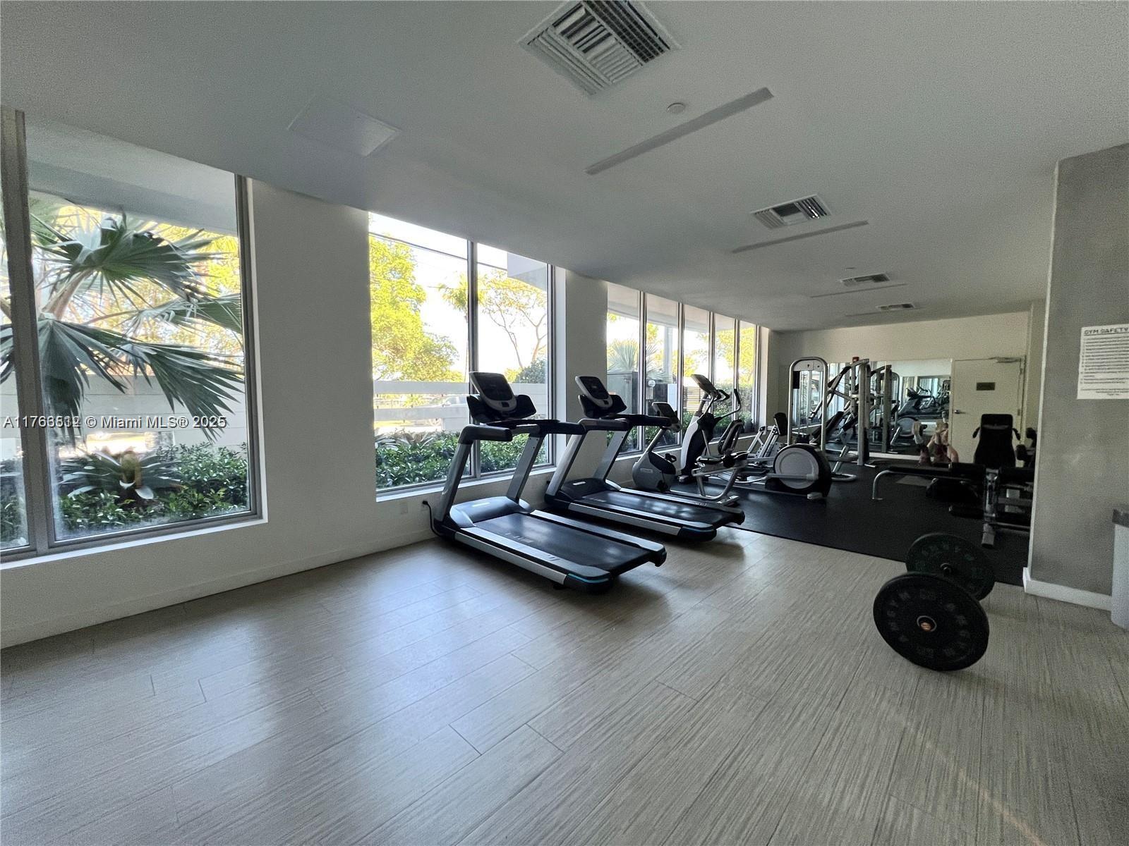 13800 Highland Dr #601, North Miami Beach, Florida image 39