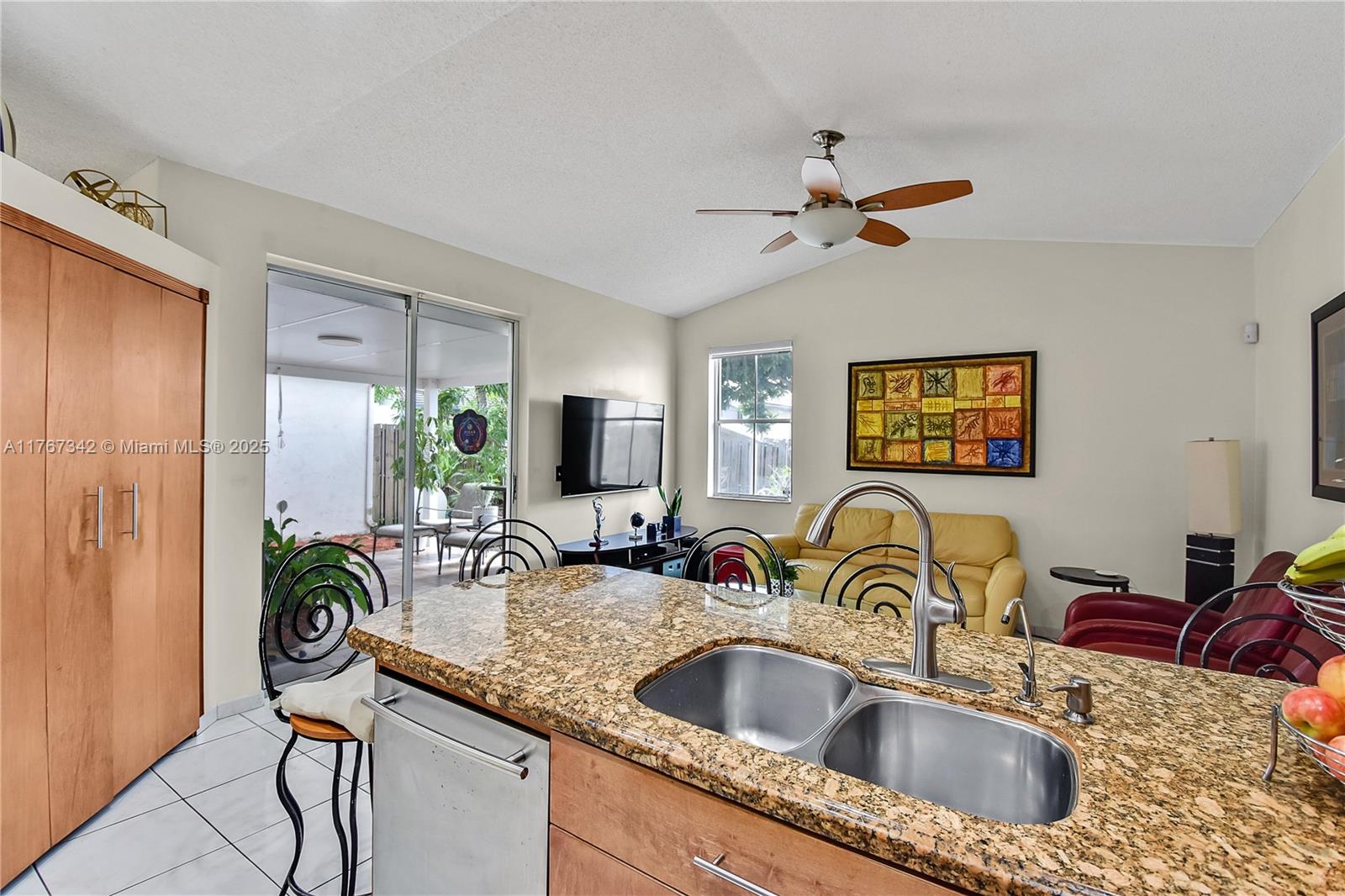 2090 NW 188th Ave, Pembroke Pines, Florida image 11
