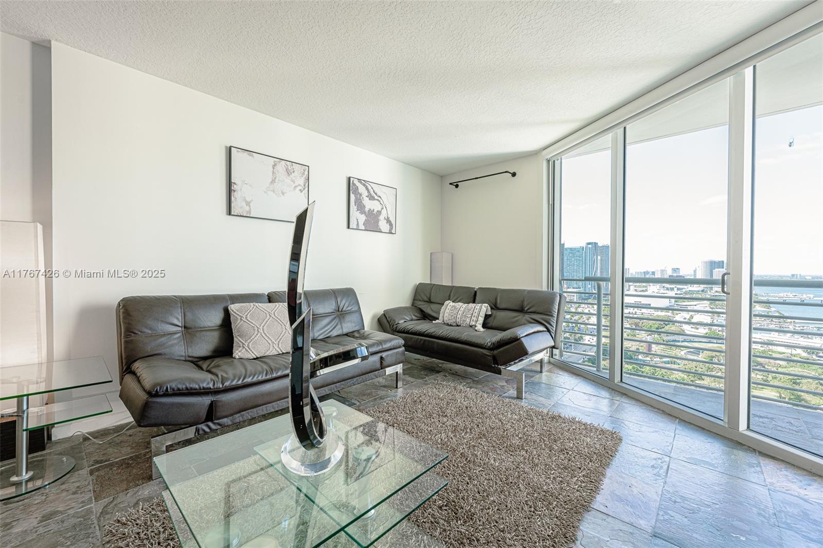 325 S Biscayne Blvd #3624, Miami FL 33131