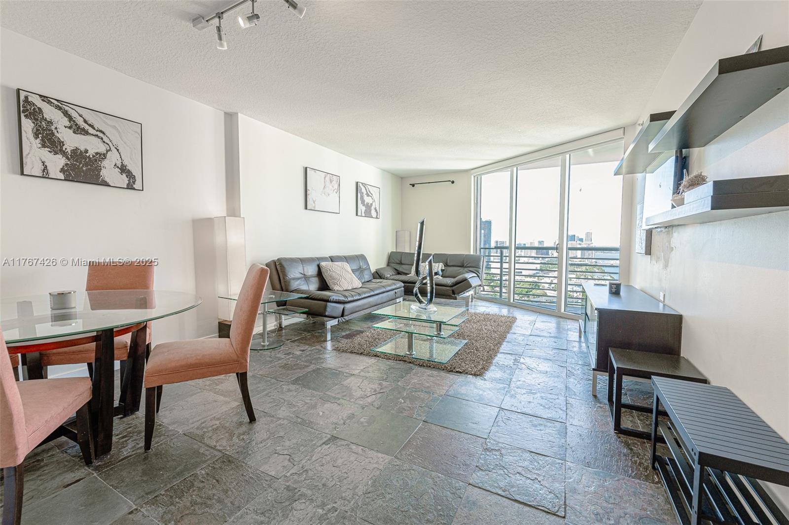 325 S Biscayne Blvd #3624, Miami FL 33131