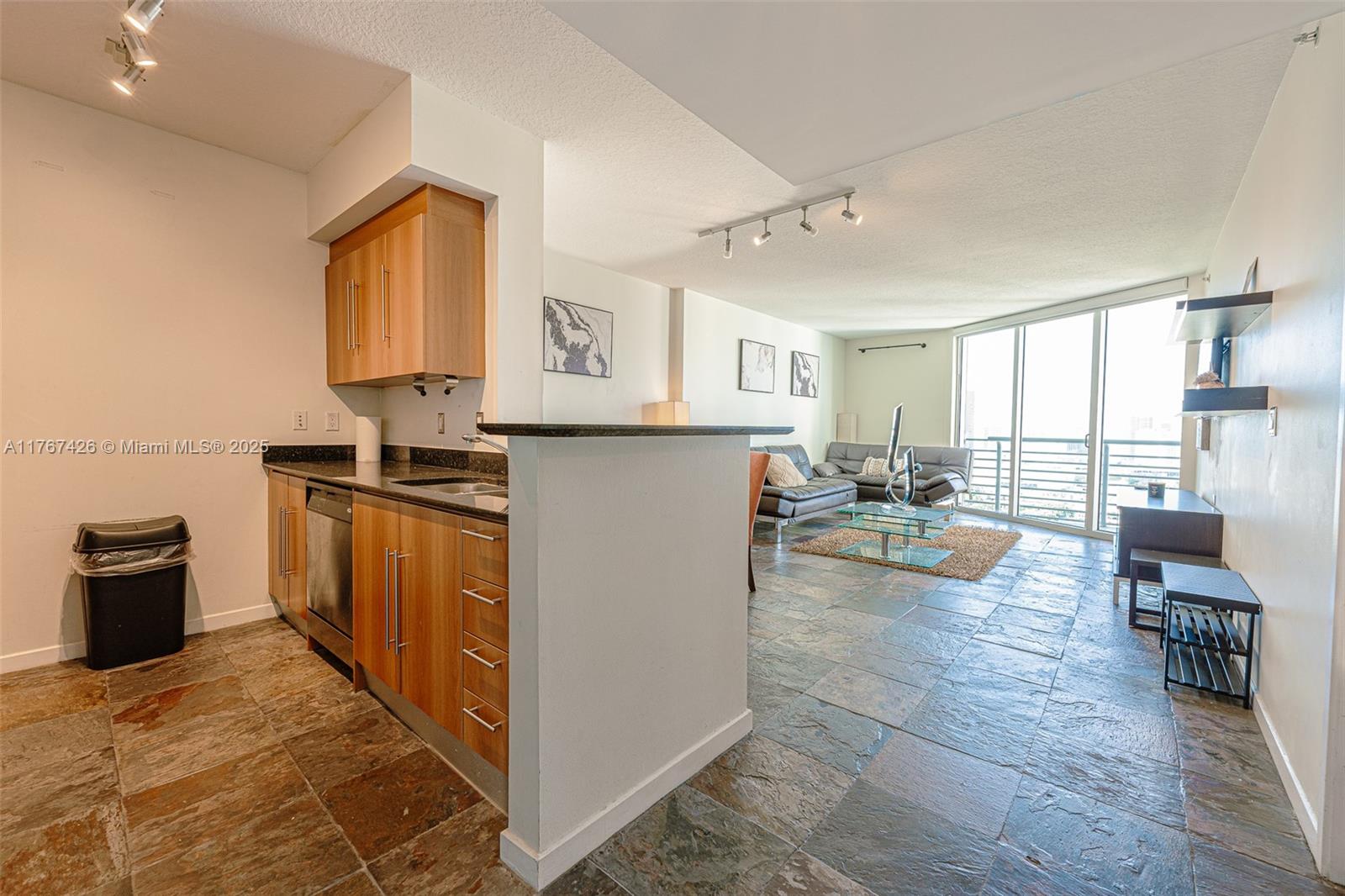 325 S Biscayne Blvd #3624, Miami FL 33131