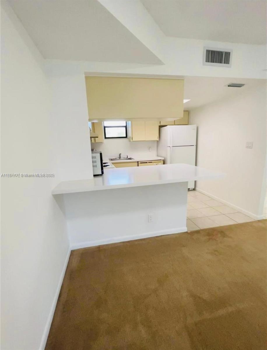 8290 Lake Dr #310, Doral, Florida image 6