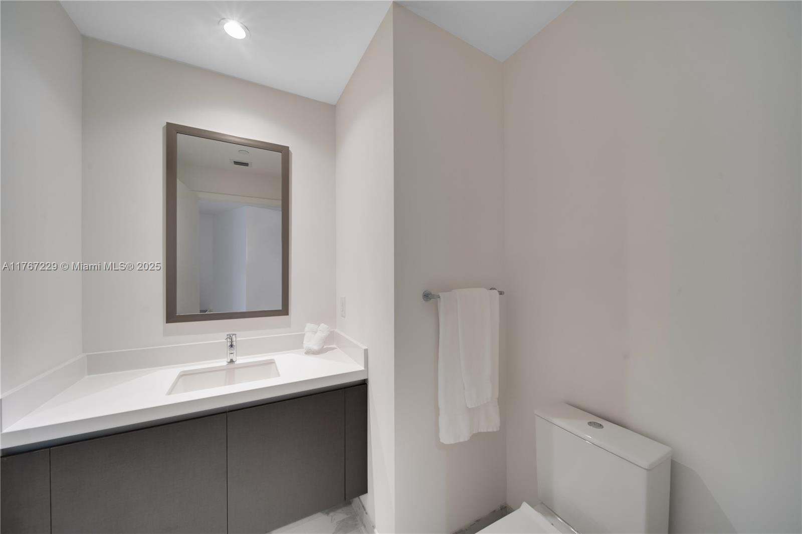 851 NE 1st Ave #1700, Miami FL 33132