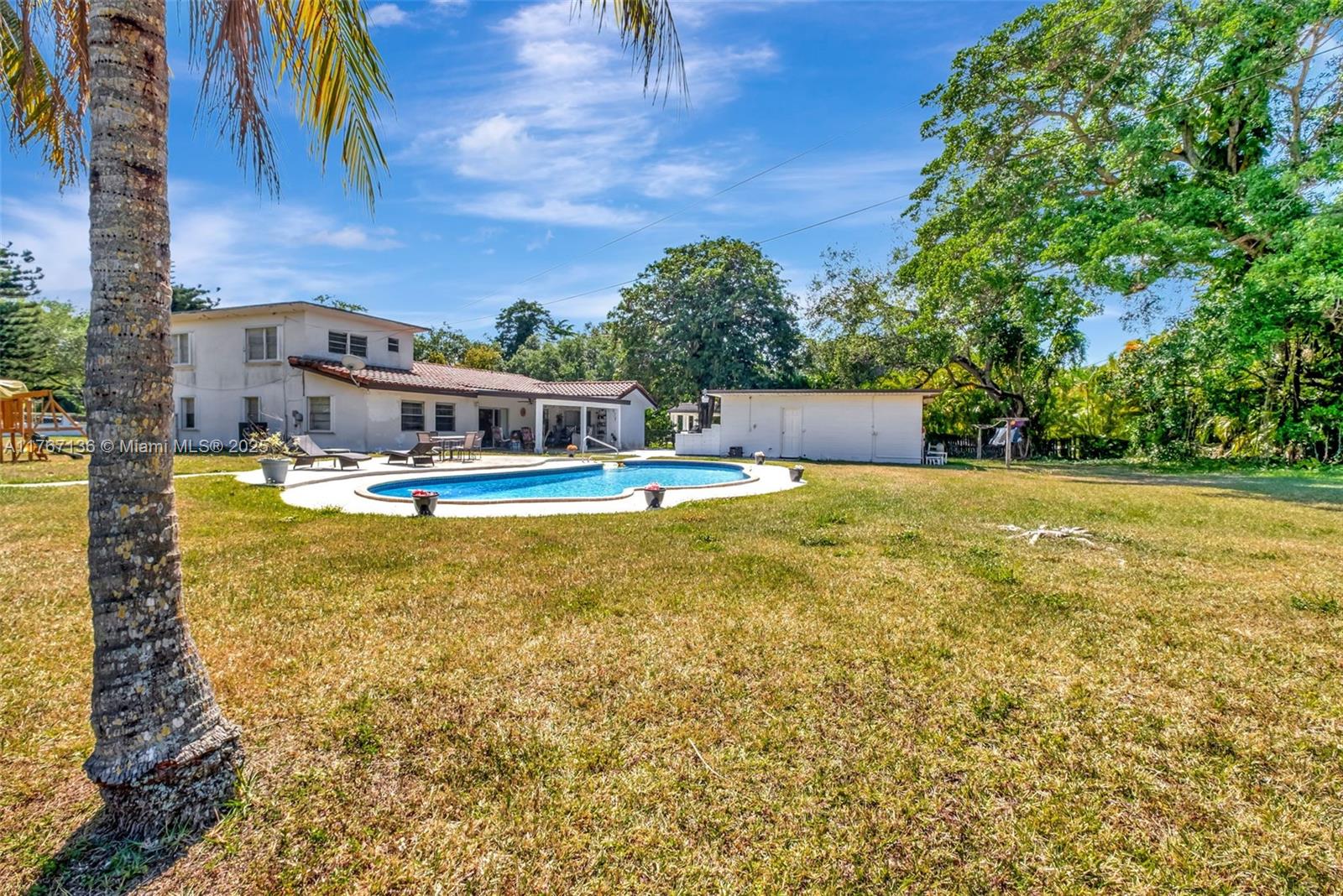 6835 SW 112th St, Pinecrest, Florida image 33