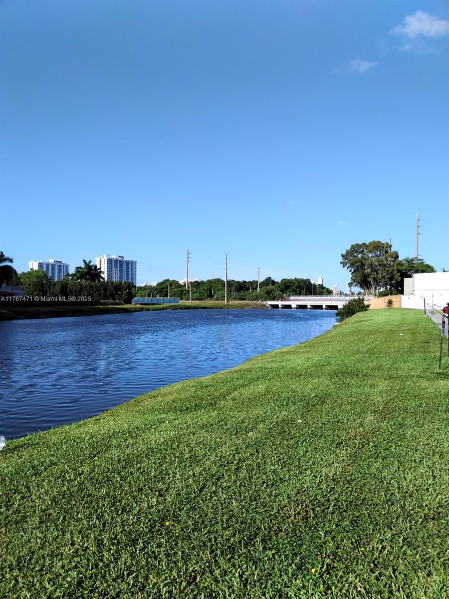16465 NE 22nd Ave #114, North Miami Beach, Florida image 25