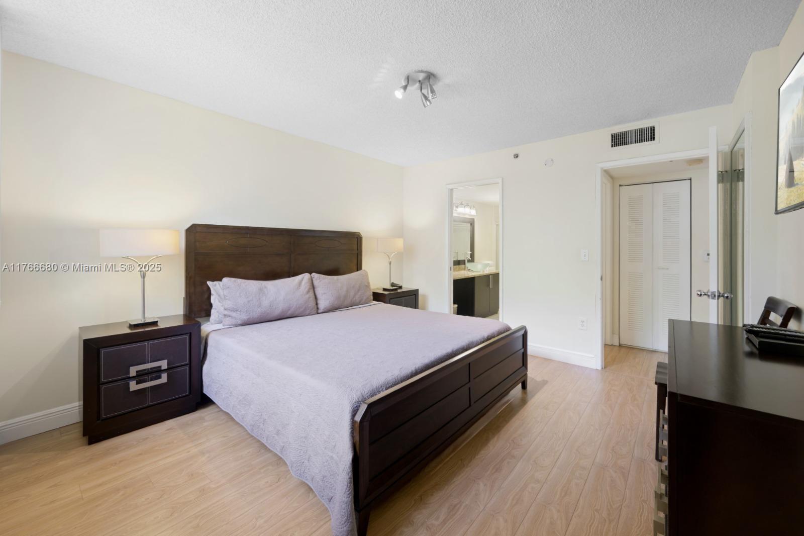 19877 E Country Club Dr #3305, Aventura FL 33180