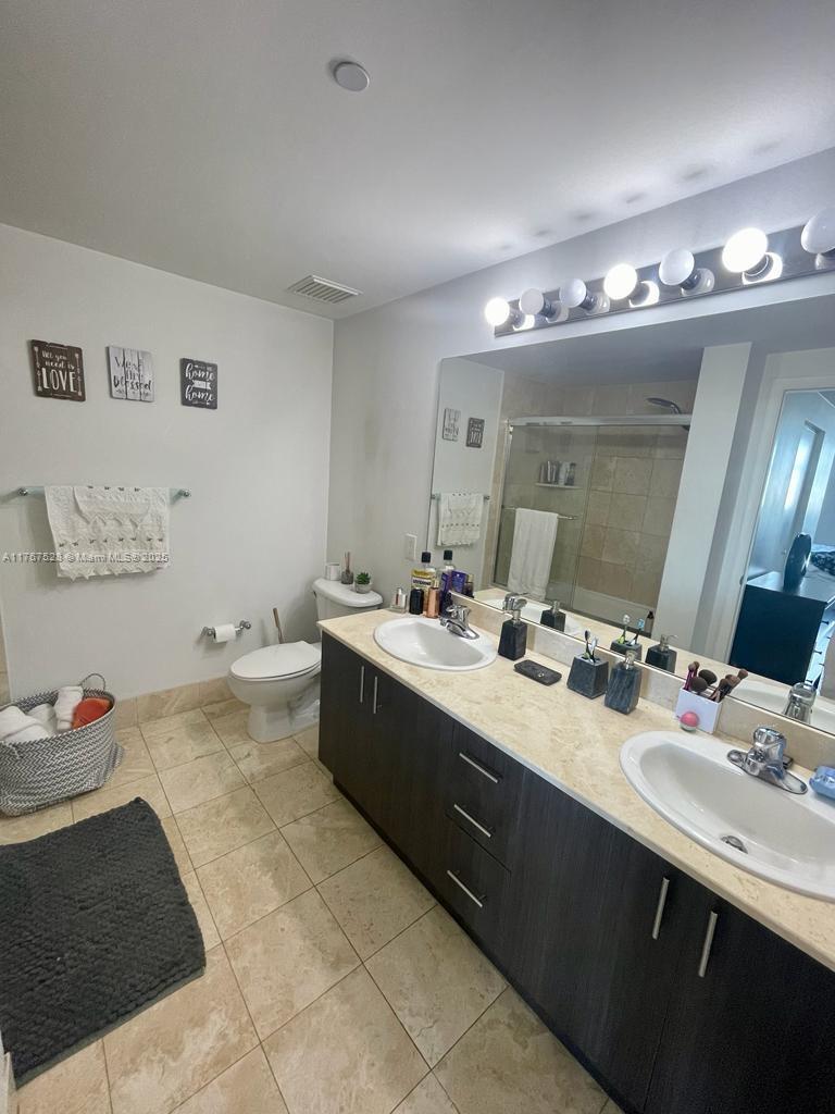 2475 Brickell Ave #2303, Miami FL 33129