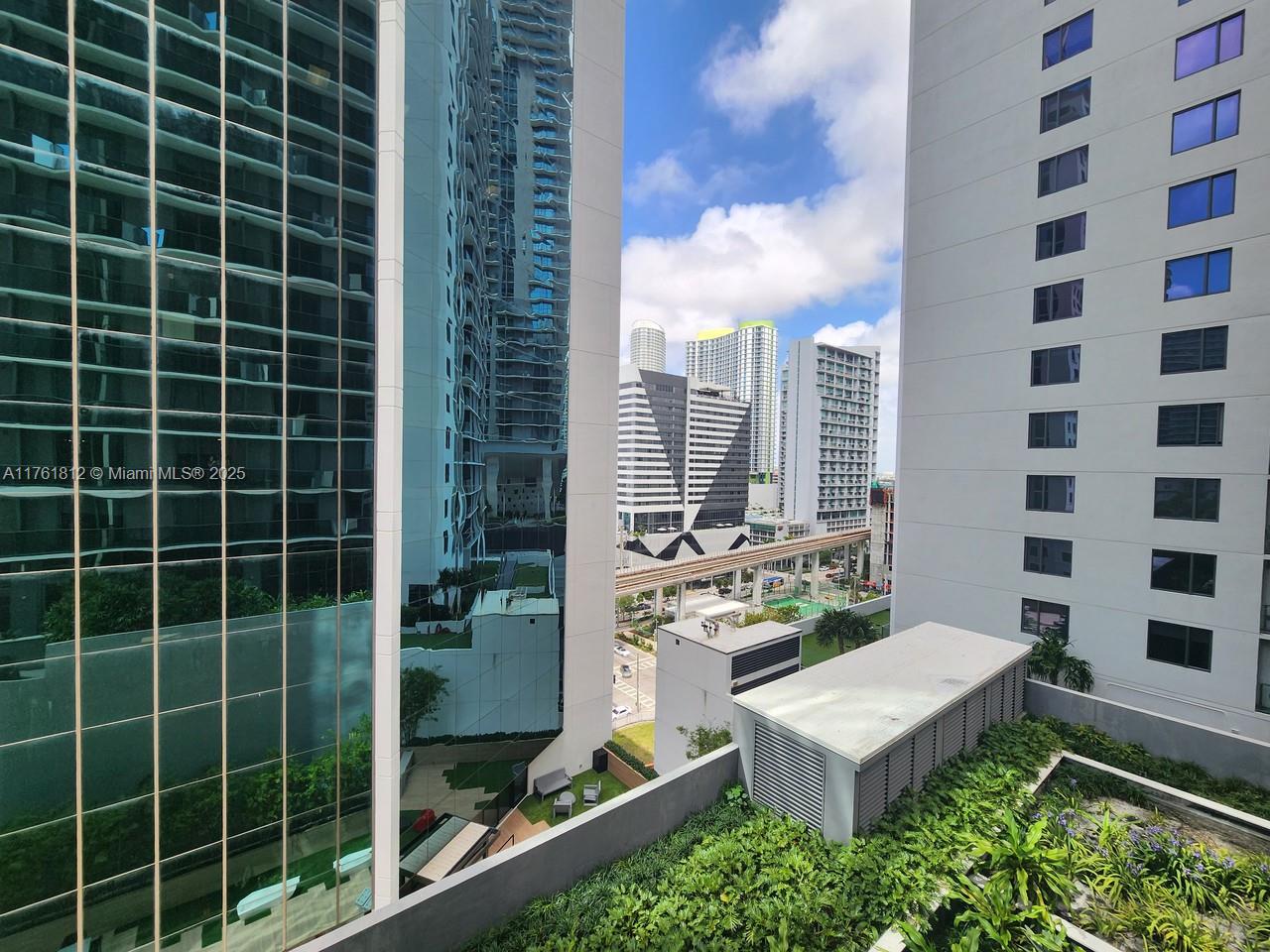 Listing Photo 14