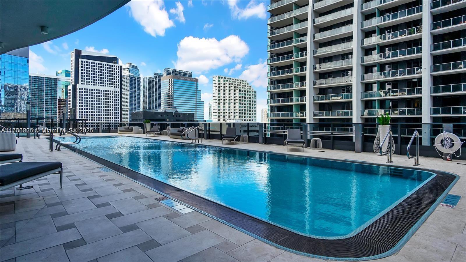 Condo for Sale in Miami, FL