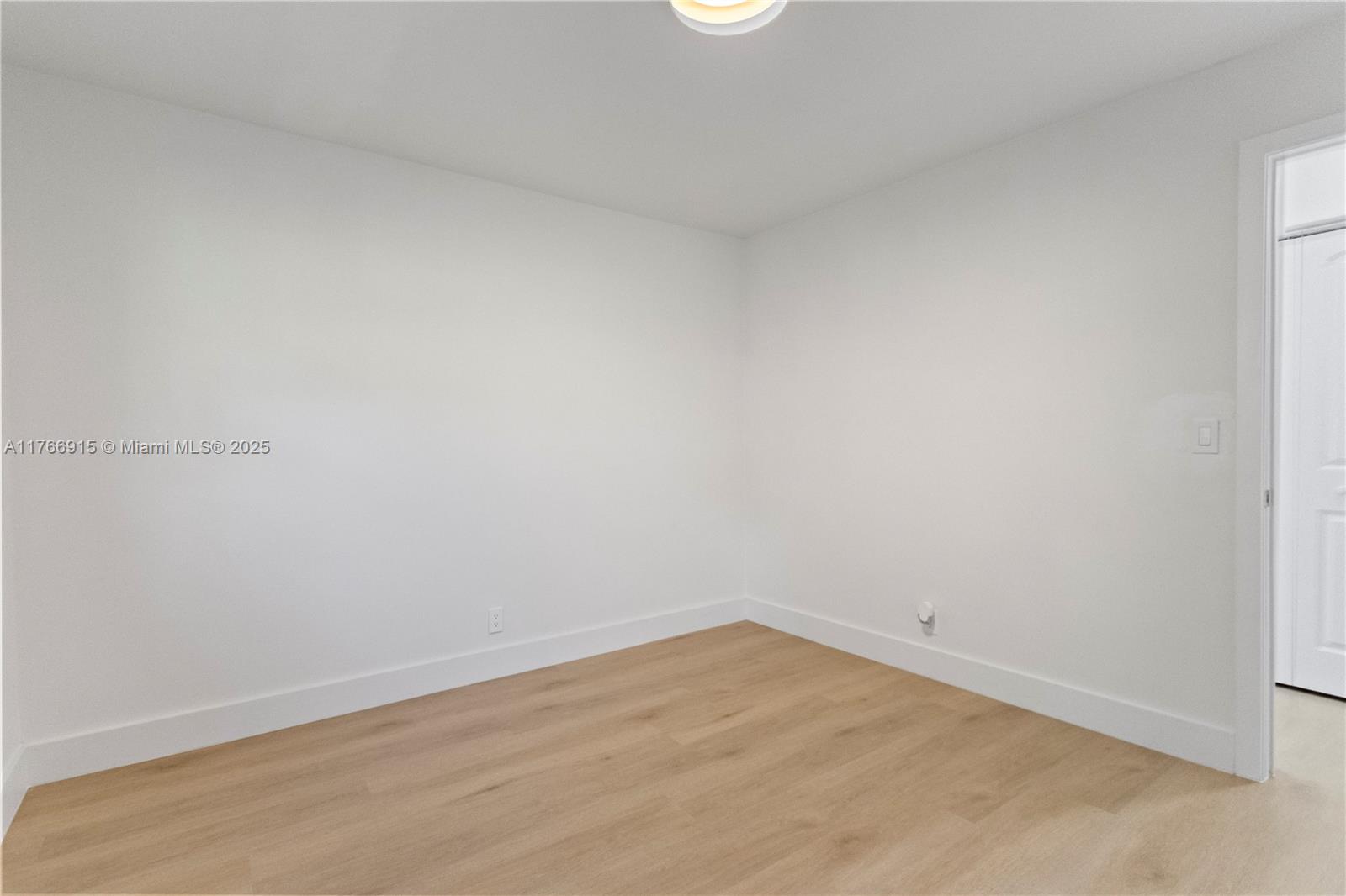 Listing Photo 24