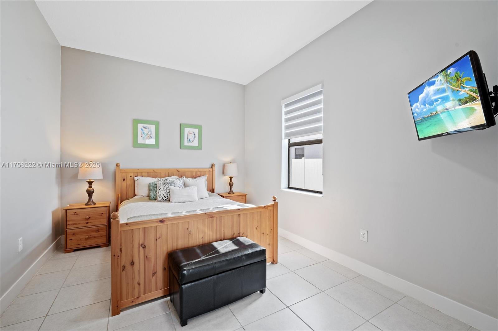Listing Photo 12