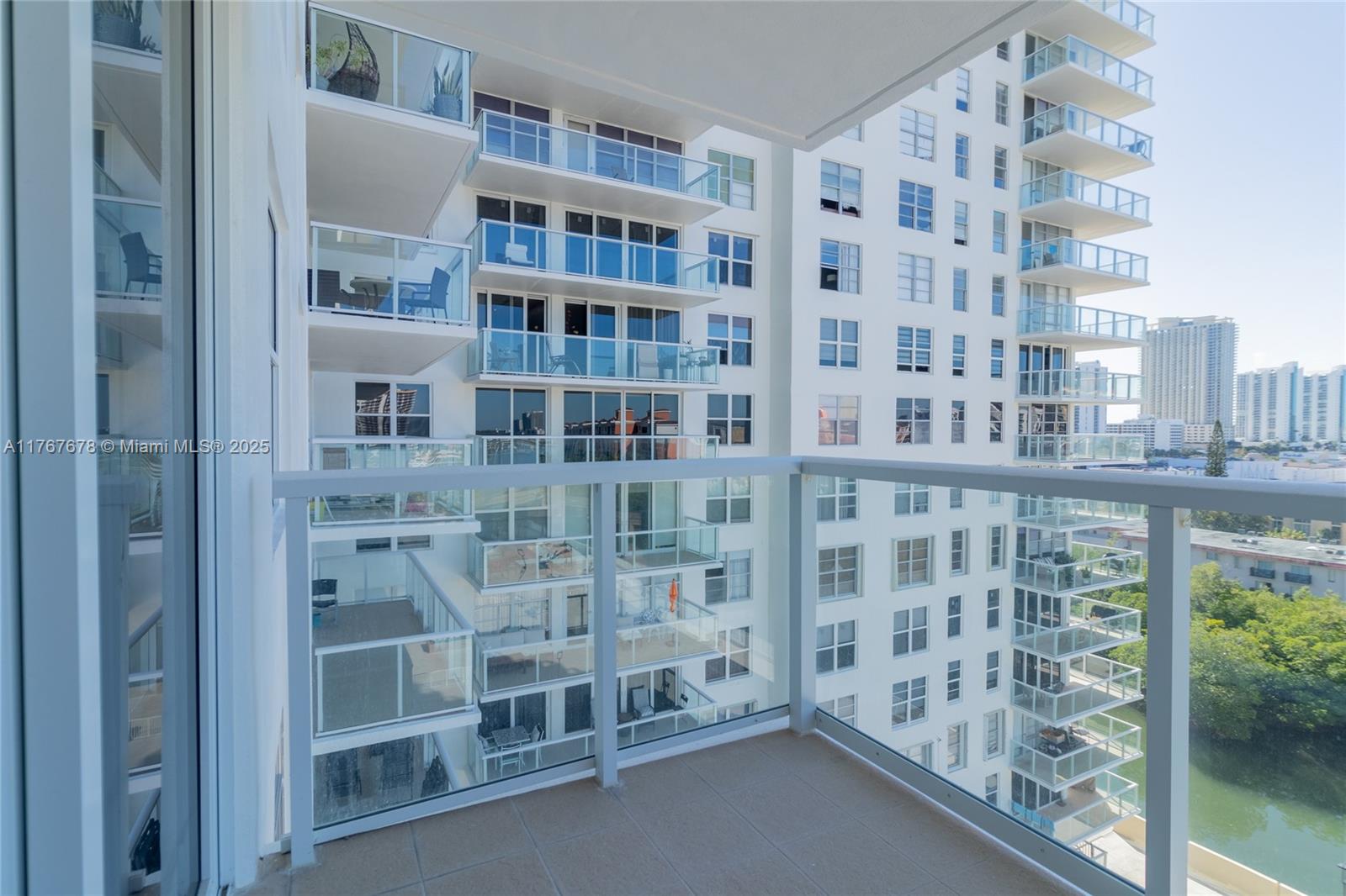 230 174th St #1015, Sunny Isles Beach, Florida image 2