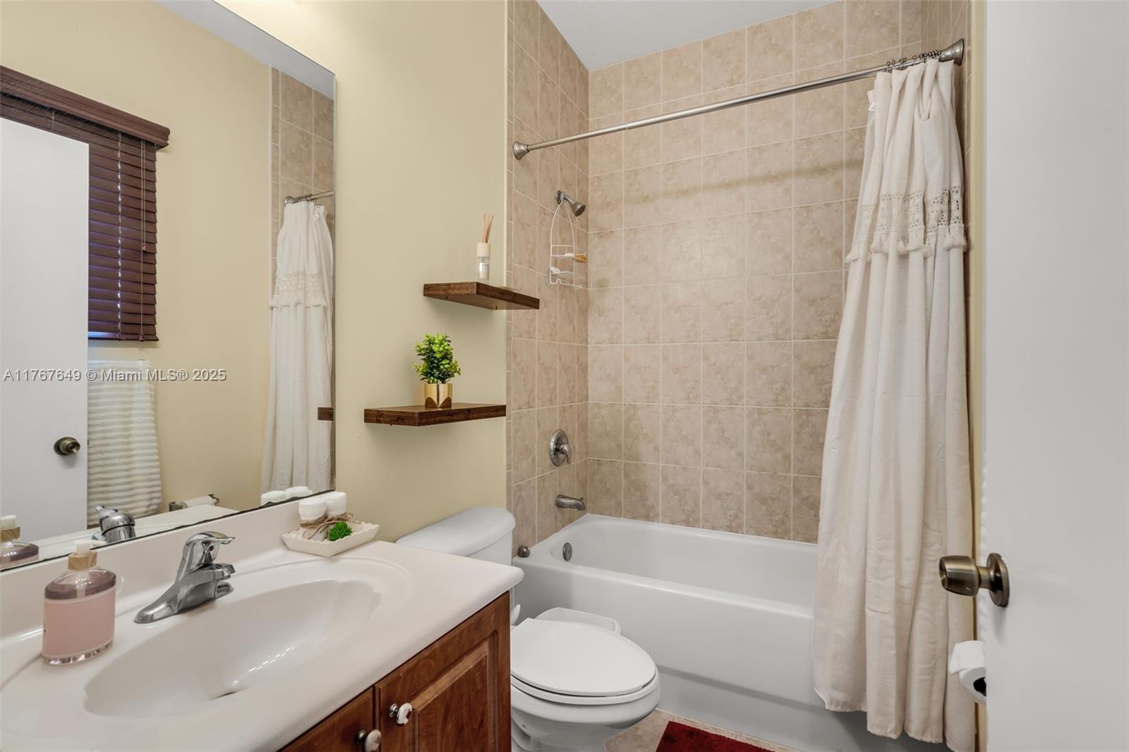 983 SW 143rd Ave #1403, Pembroke Pines, Florida image 18