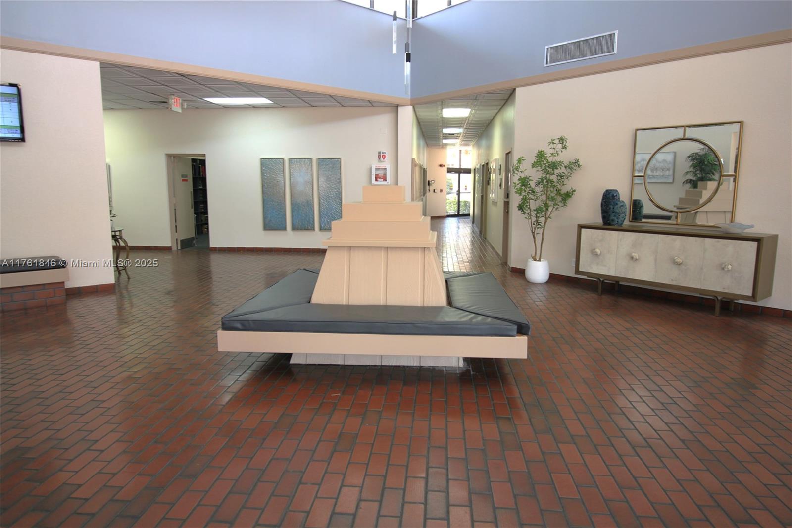 901 Colony Point Cir #102, Pembroke Pines, Florida image 30
