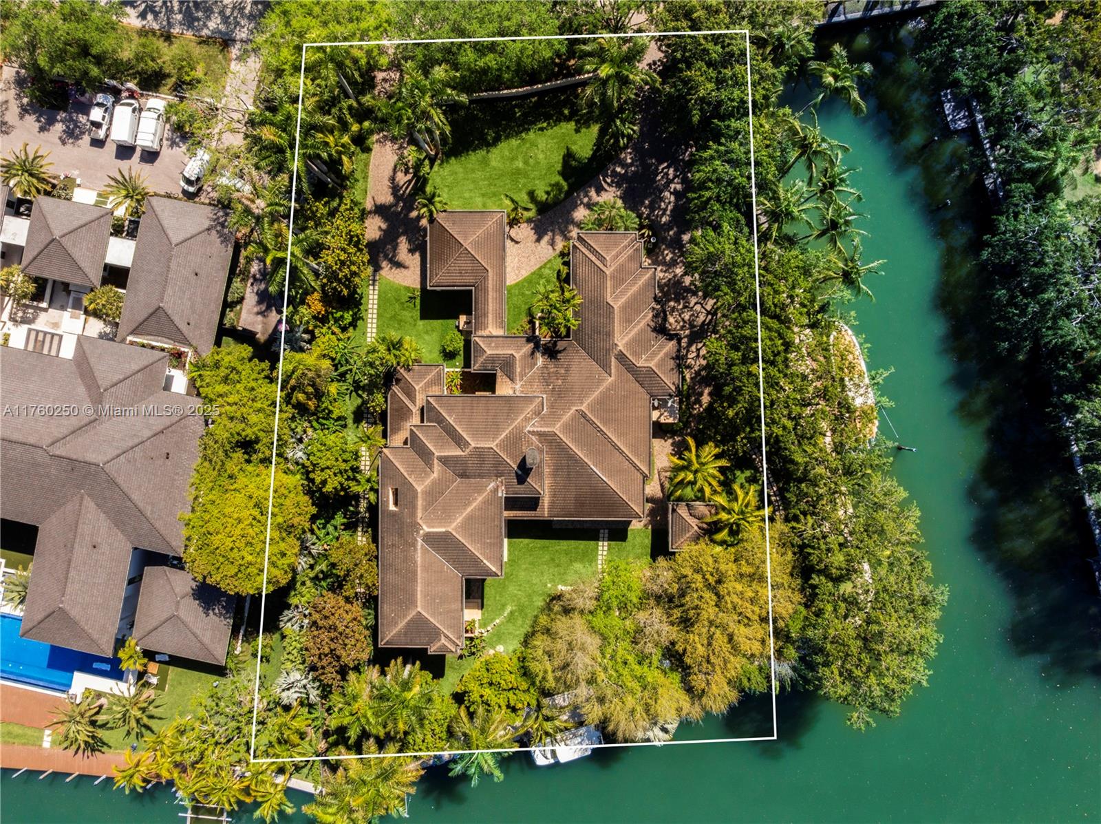 Photo of 665 Leucadendra Dr, Coral Gables, FL 33156