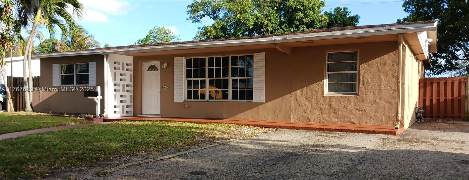 6464 Johnson St, Hollywood, Florida image 15