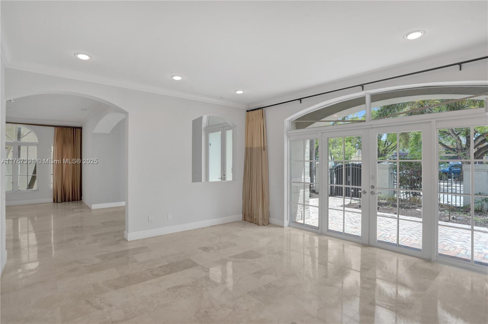 821 SE 2nd Ct, Fort Lauderdale, Florida image 11