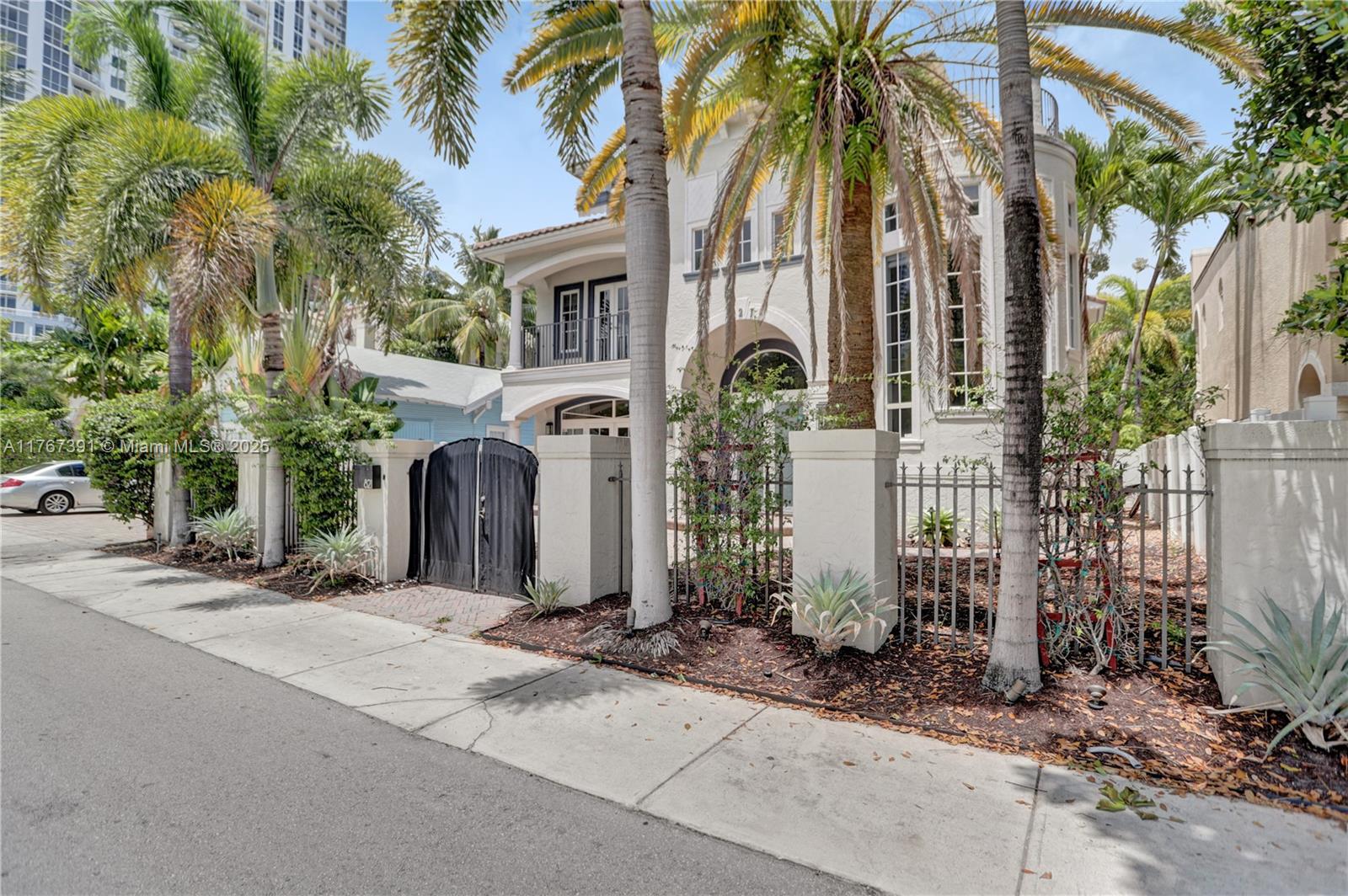 821 SE 2nd Ct, Fort Lauderdale, Florida image 2