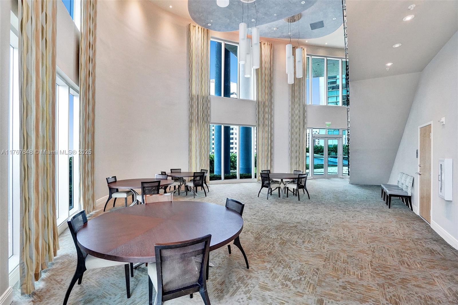 185 SW 7th St #2303, Miami, Florida image 32