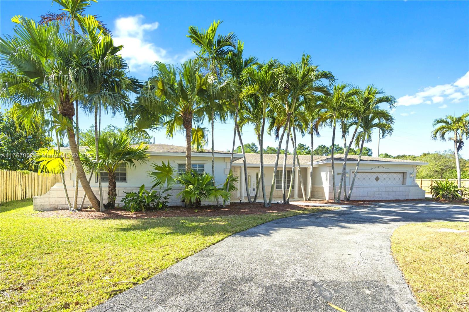 8920 SW 142nd St, Unincorporated Dade, Florida image 1