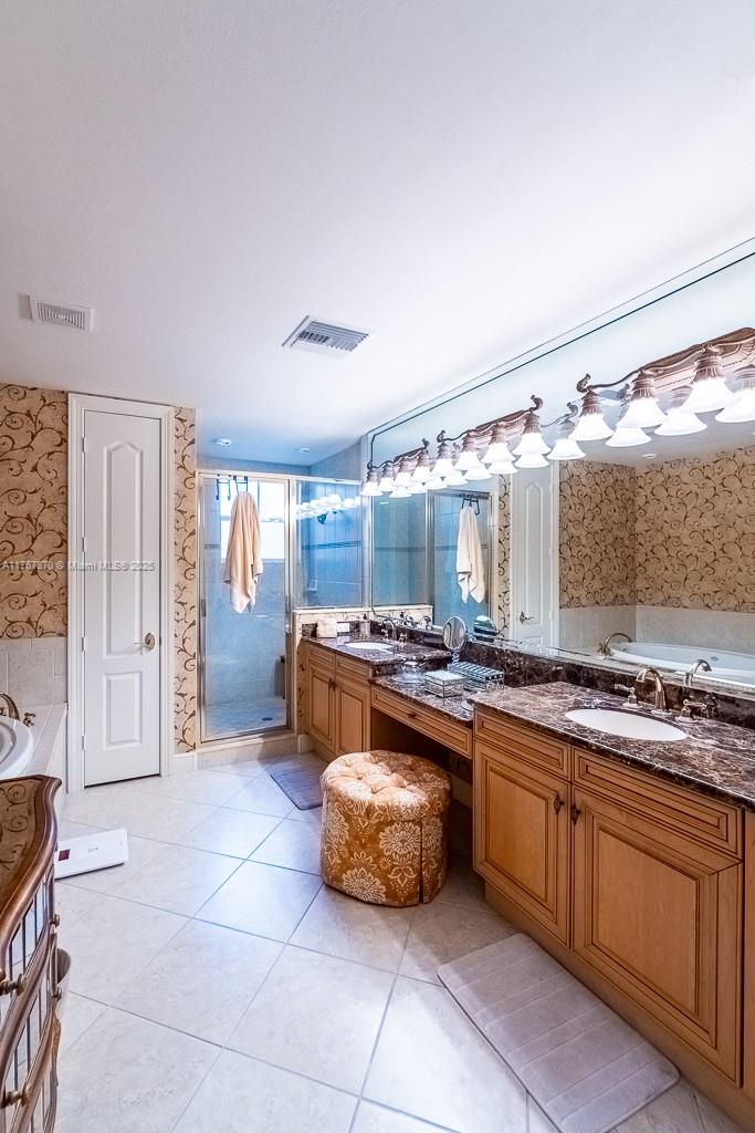 545 Avellino Isles Cir #102, Naples, Florida image 15