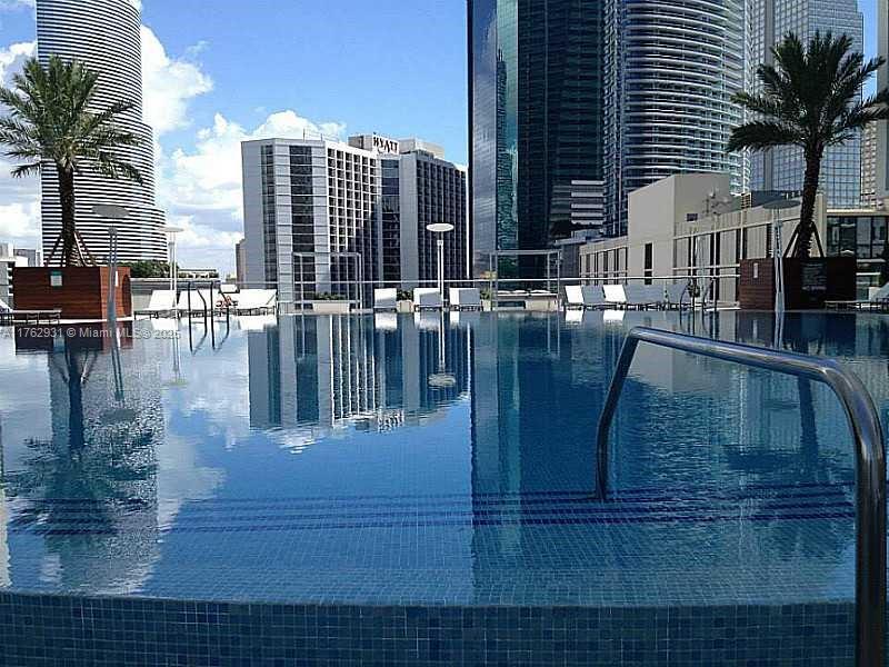Apartamento à Venda em Miami, FL