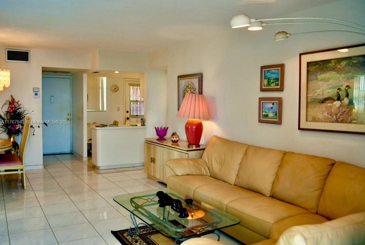 2910 Point East Dr #M414, Aventura, Florida image 27