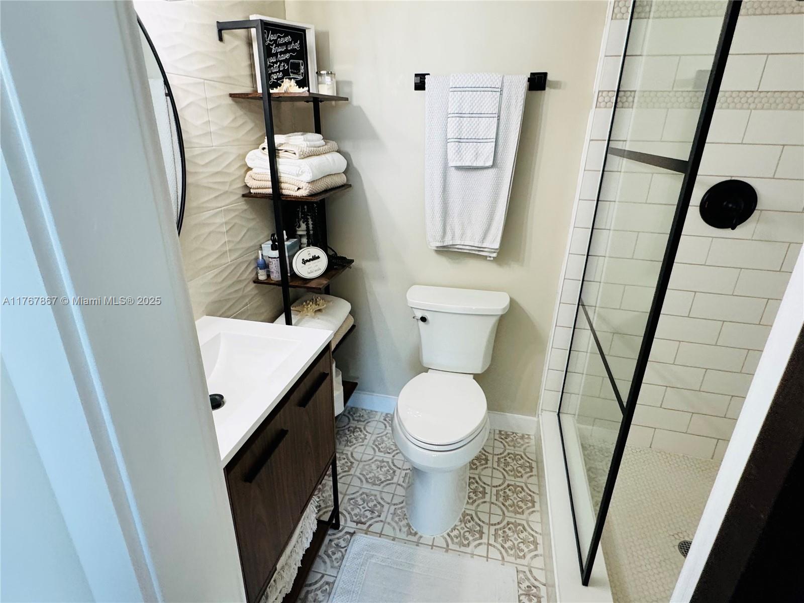 2000 NE 135th St #803, North Miami, Florida image 32