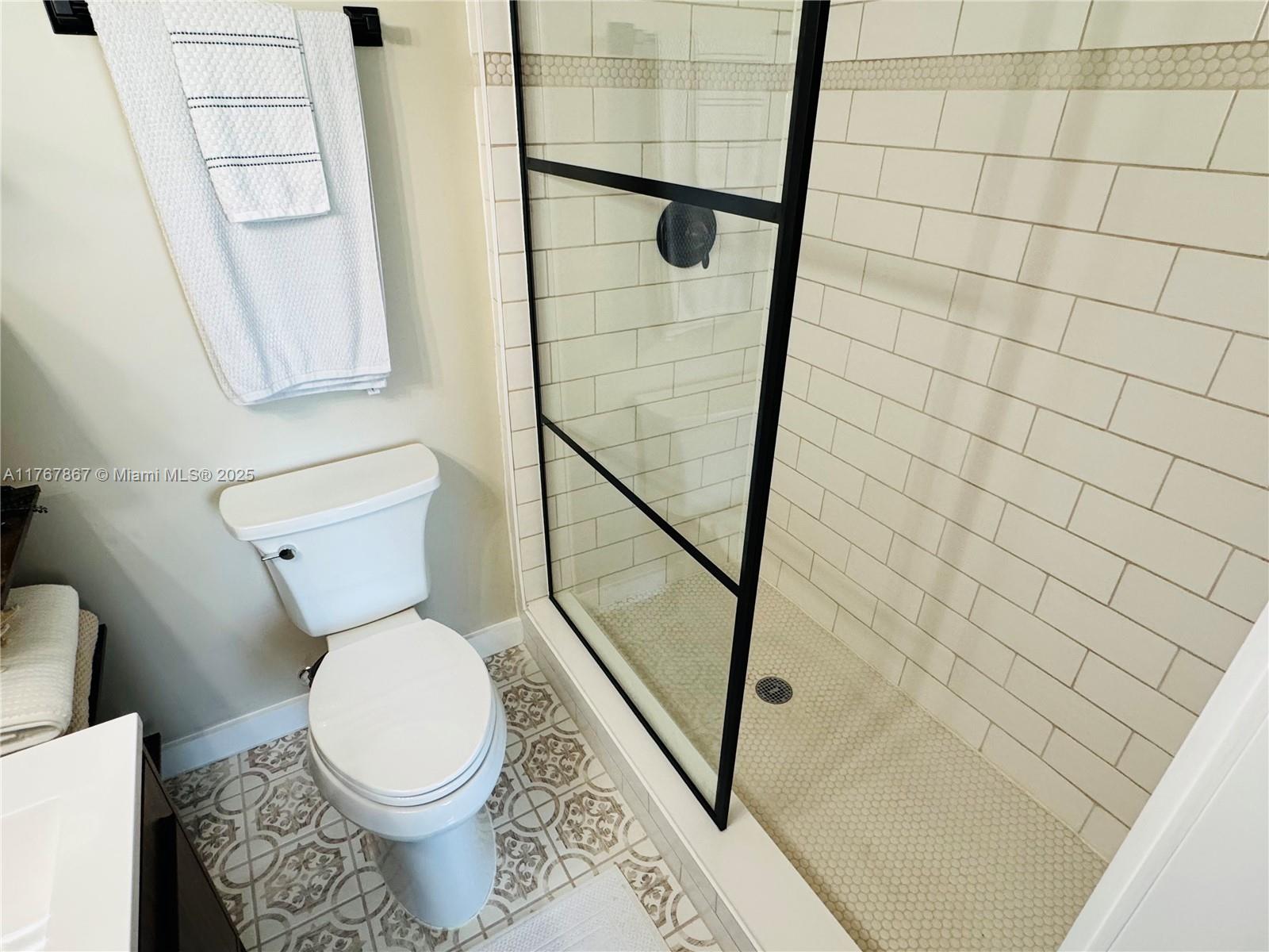 2000 NE 135th St #803, North Miami, Florida image 35