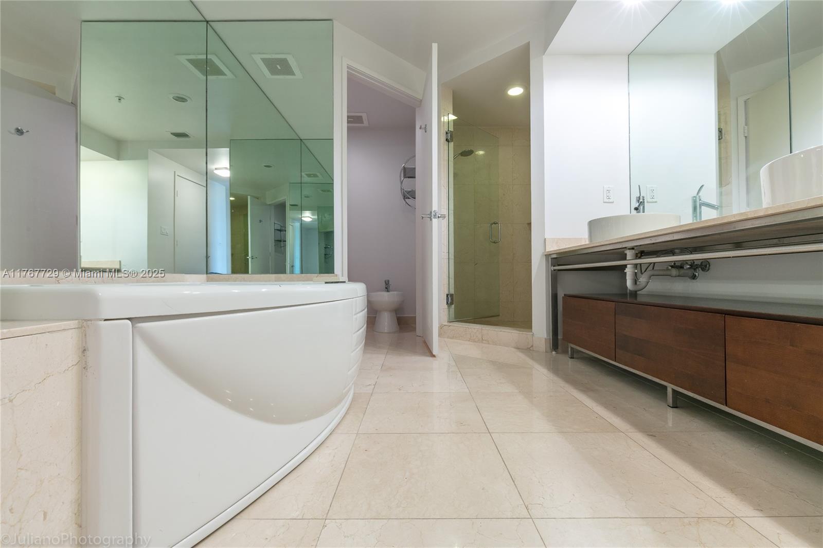 16275 Collins Ave #2104, Sunny Isles Beach FL 33160