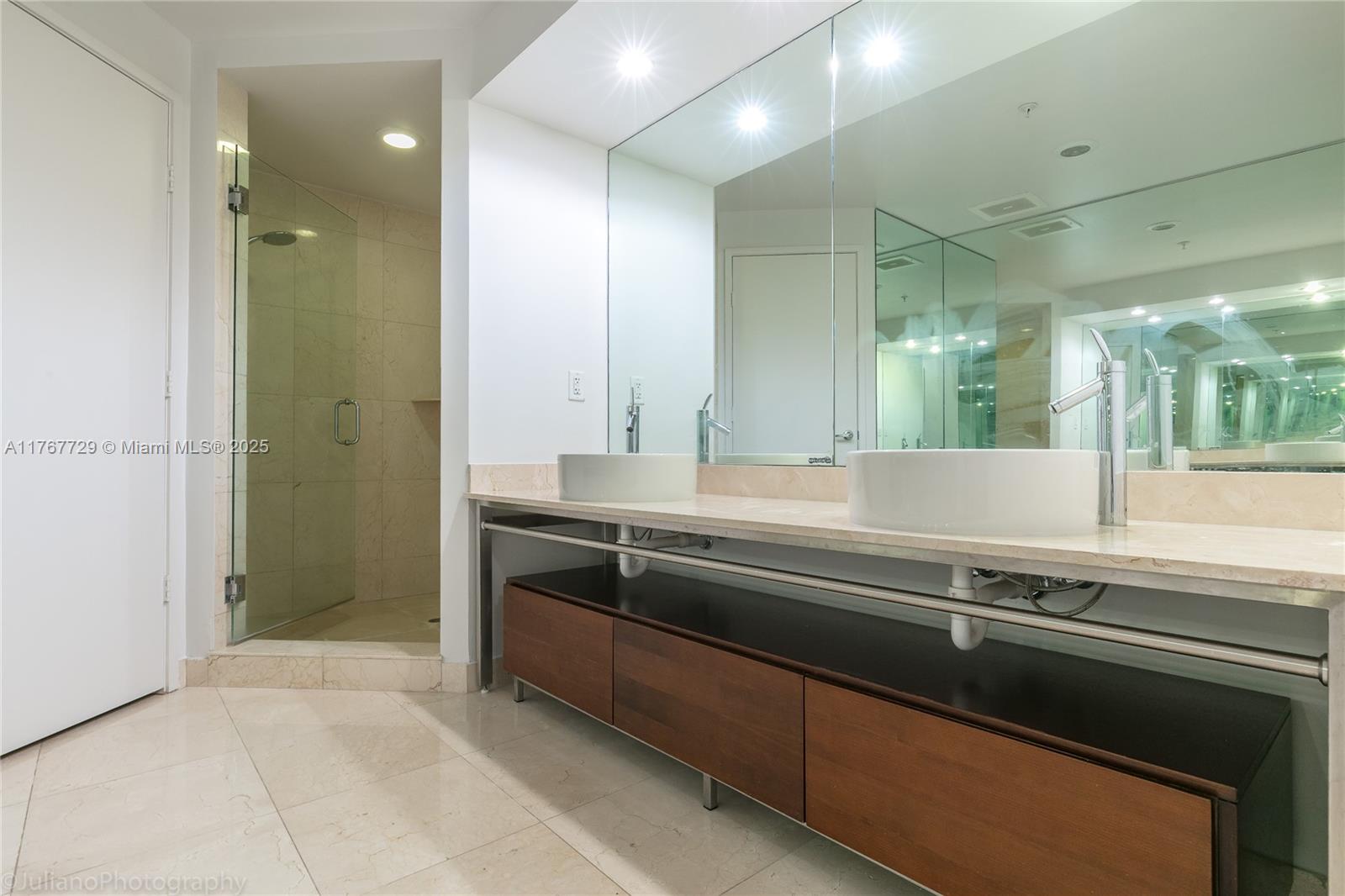 16275 Collins Ave #2104, Sunny Isles Beach FL 33160