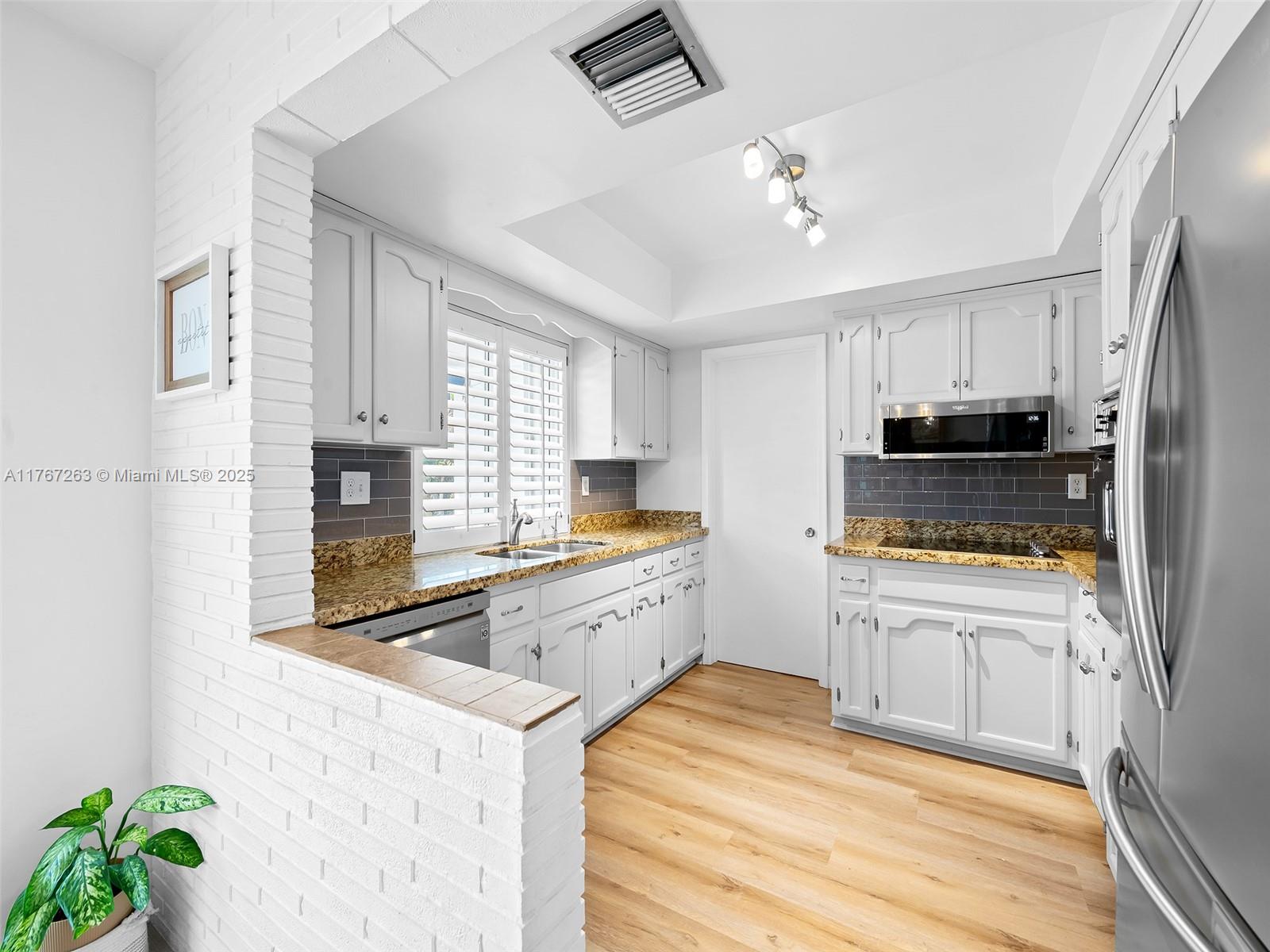 2190 NE 59th Ct, Fort Lauderdale, Florida image 3