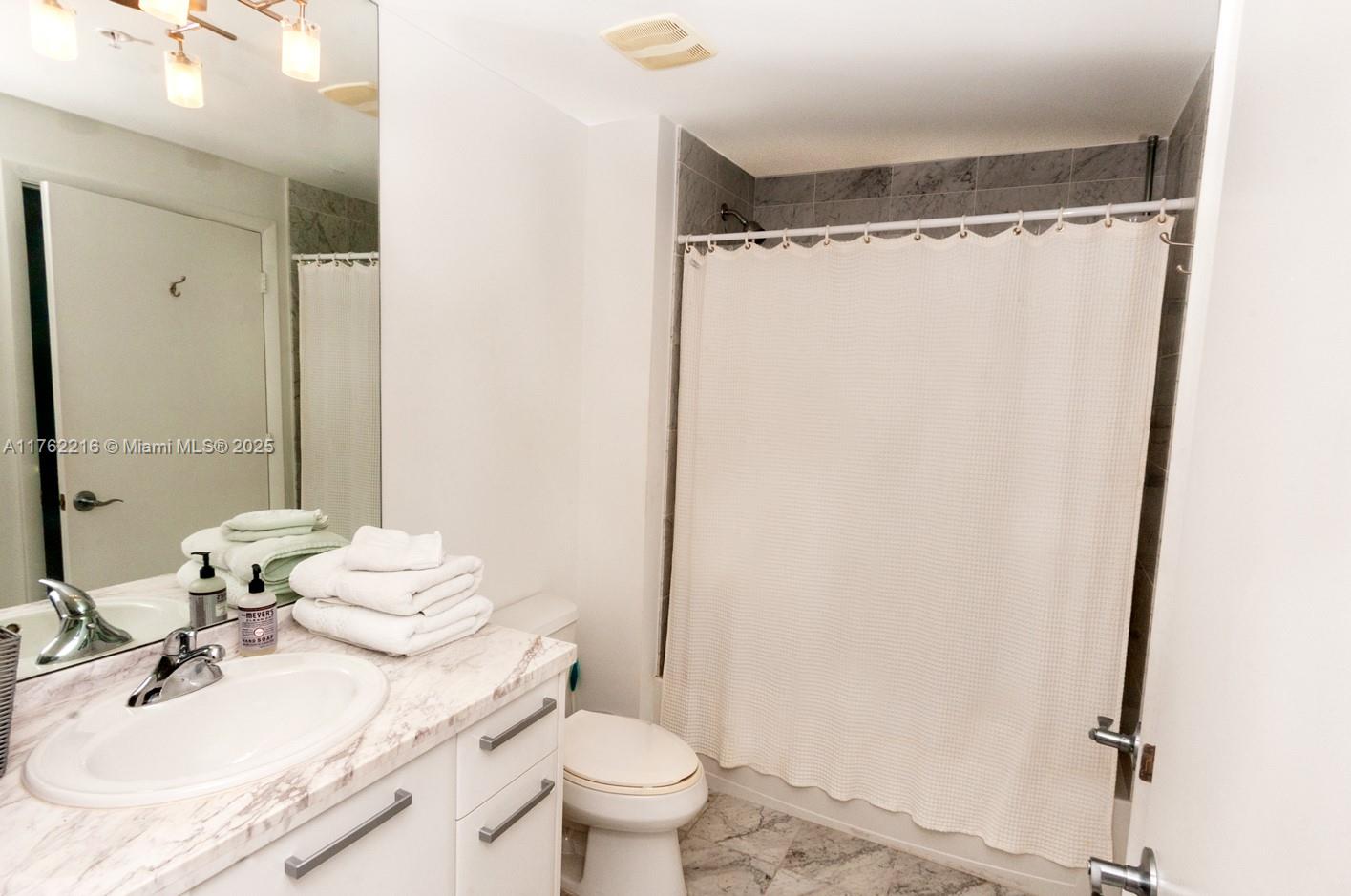 244 Biscayne Blvd #4104, Miami FL 33132