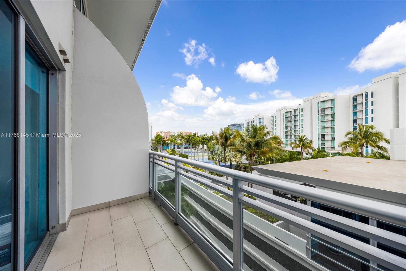 2950 NE 188th St #534, Aventura, Florida image 24