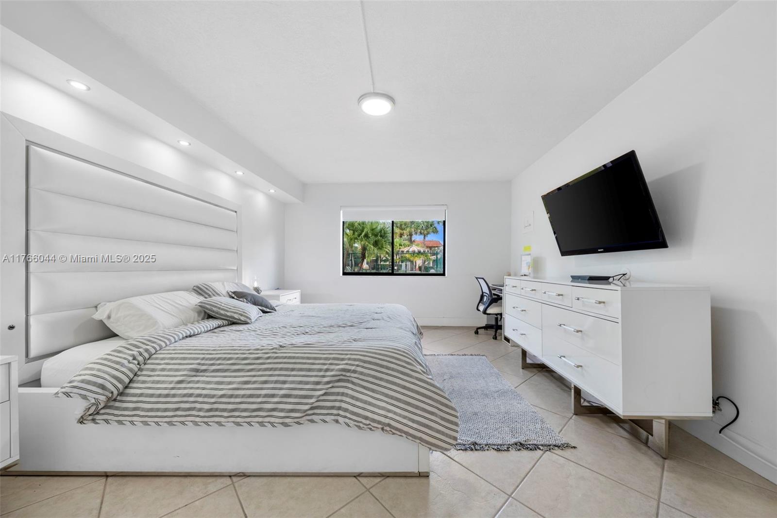 369 Lakeview Dr #102, Weston, Florida image 12