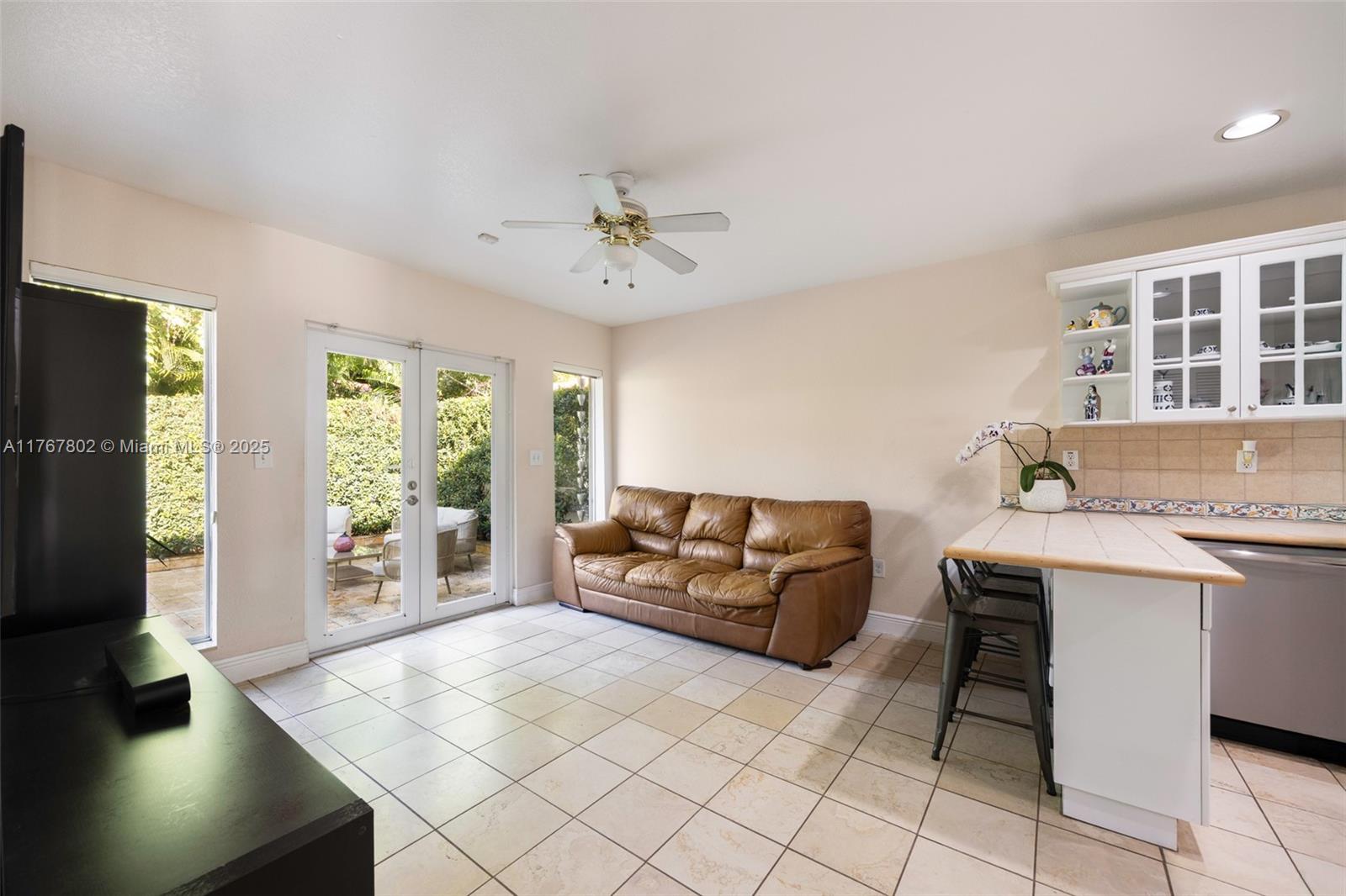 870 Capri St, Coral Gables, Florida image 10