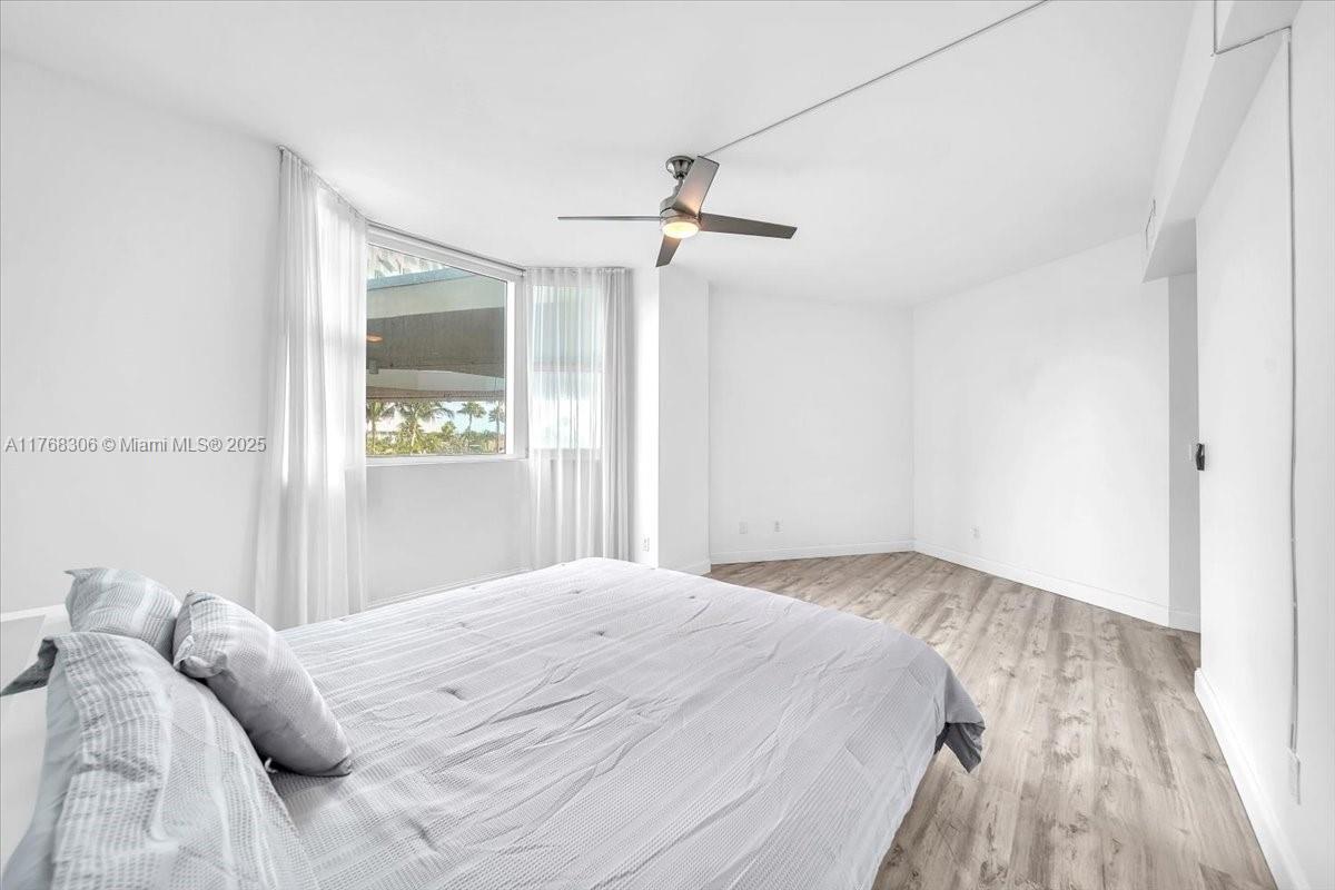300 S Pointe Dr #406, Miami Beach FL 33139