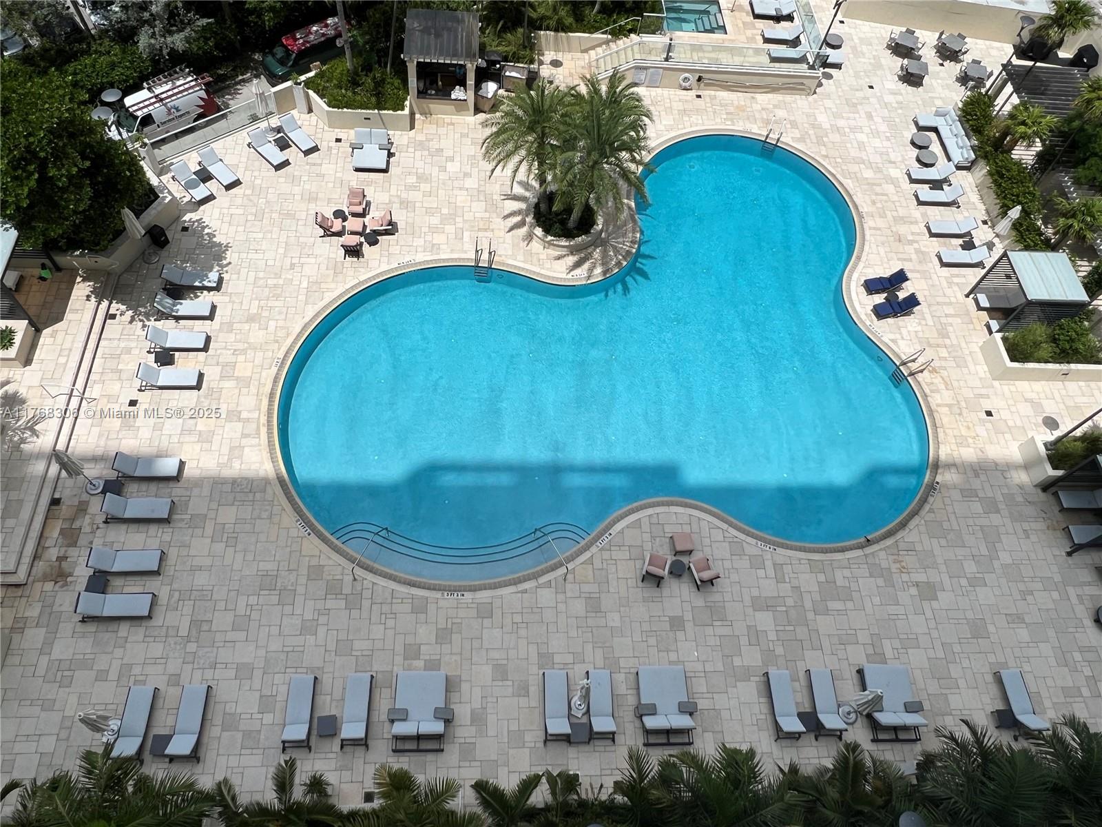 300 S Pointe Dr #406, Miami Beach FL 33139