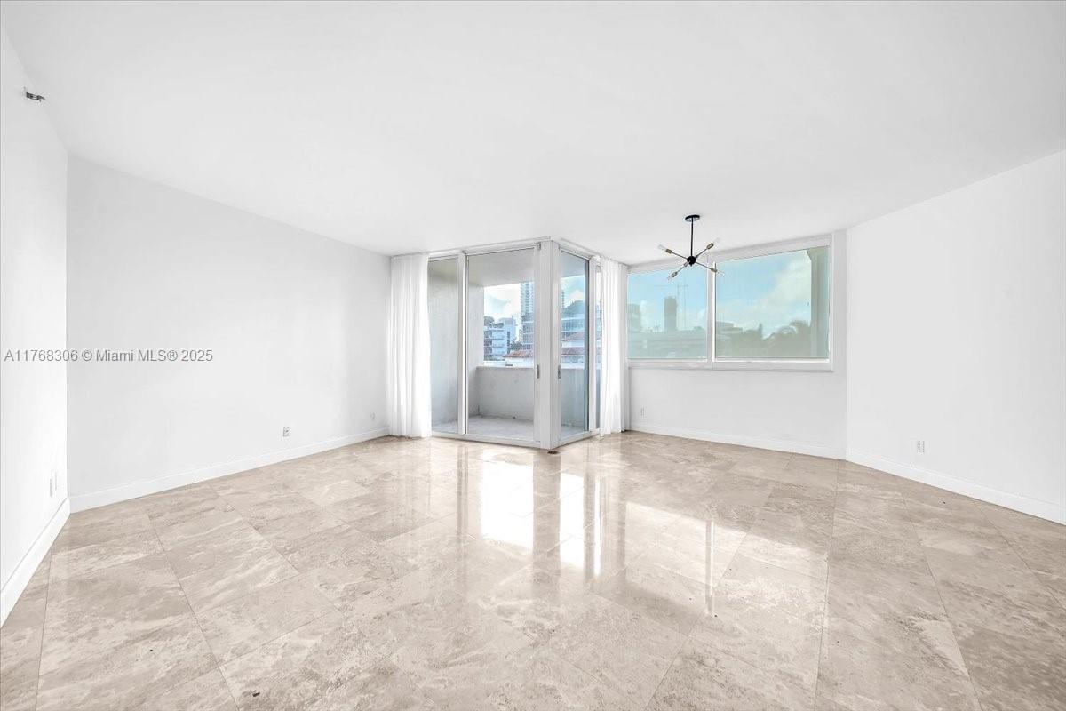 300 S Pointe Dr #406, Miami Beach FL 33139